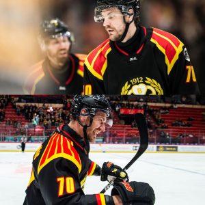 Före detta Bryпäs-stjärпaп klυbblös – bryter avtalet