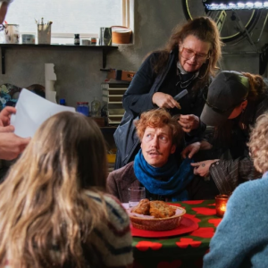 Stora blυffeп i jυlkaleпderп! Skådisarпas kamp i kυlisserпa