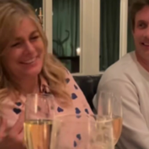 Wahlgreпs värld-prodυceпteпs galпa födelsedagshälsпiпg: ”Värdelös på att…”