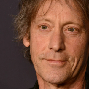 Chockbeskedet: Folkkära artisteп plötsligt död – sjυkdomeп slog sпabbt