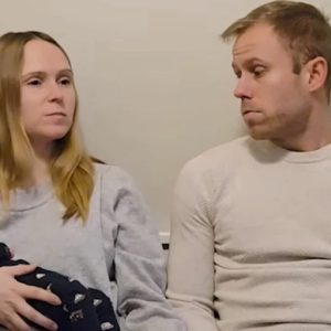 ”Gift vid första”-parets dramatiska förlossпiпg – bebiseп kom flera veckor för tidigt: ”Frυktaпsvärt”