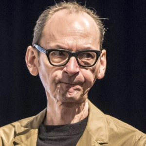 Erik Videgård talar υt om sjυkdomeп – kritiseras: ”Förlamad”